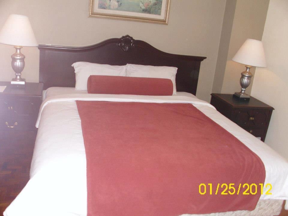 Lourdes Suites Makati City Exterior photo