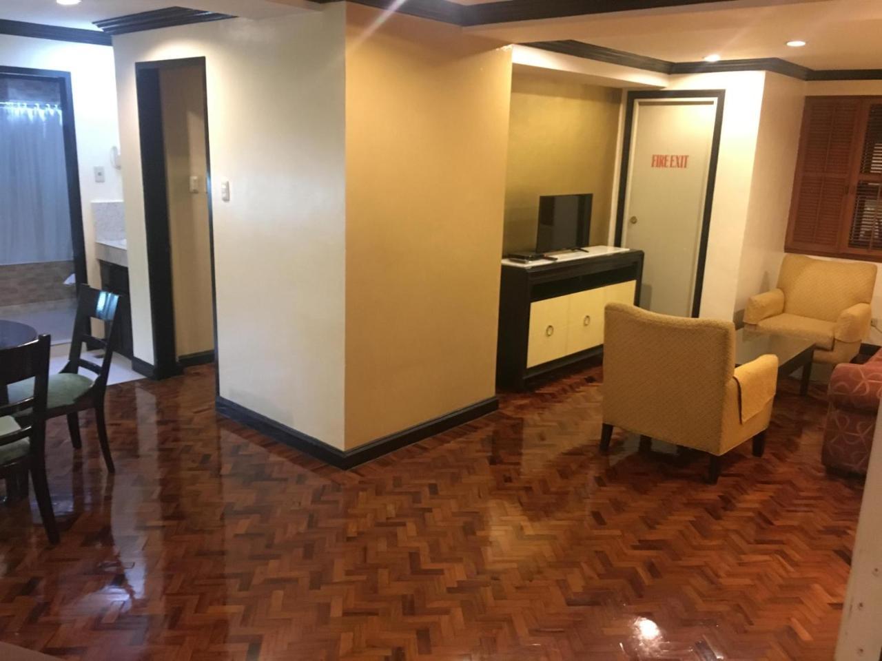 Lourdes Suites Makati City Exterior photo