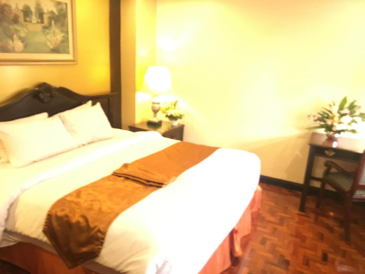 Lourdes Suites Makati City Exterior photo