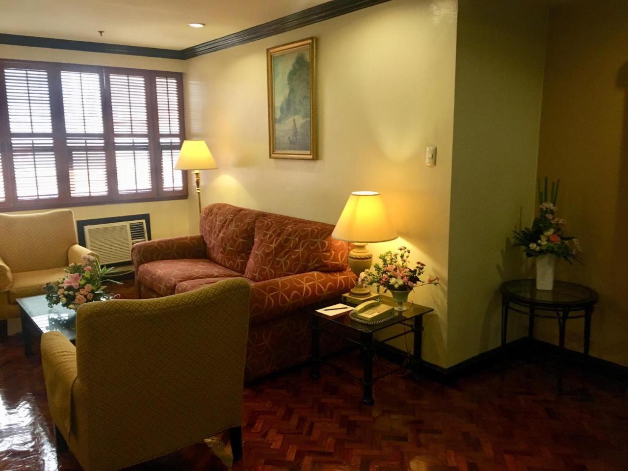 Lourdes Suites Makati City Exterior photo