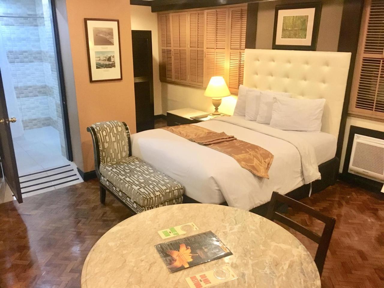 Lourdes Suites Makati City Exterior photo