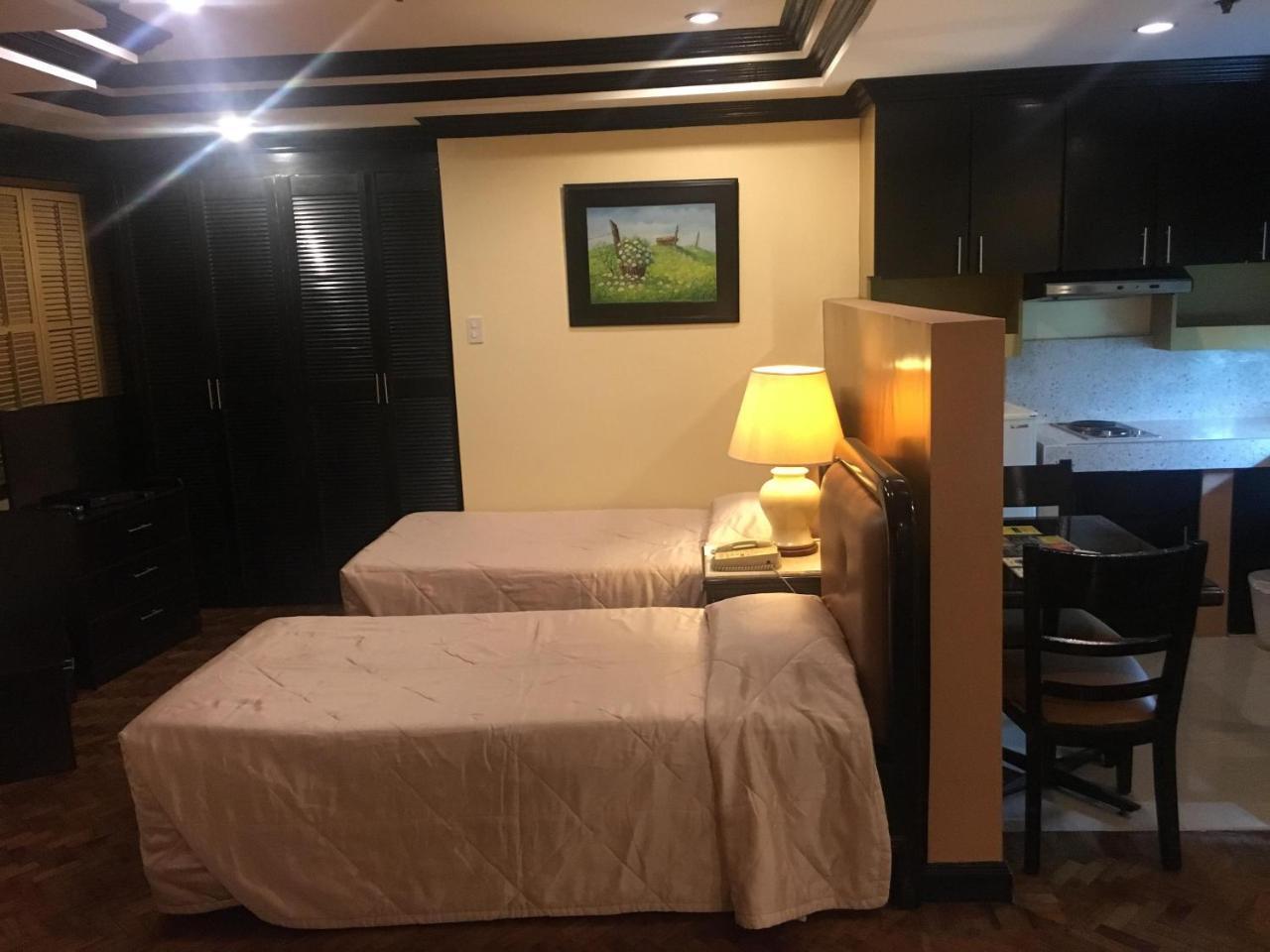 Lourdes Suites Makati City Exterior photo