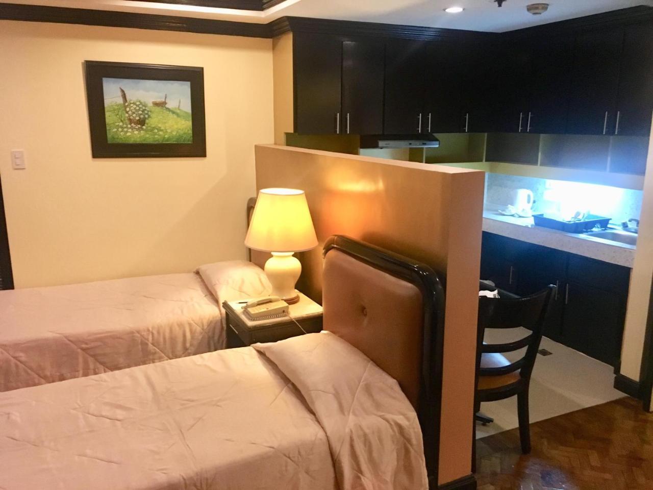 Lourdes Suites Makati City Exterior photo