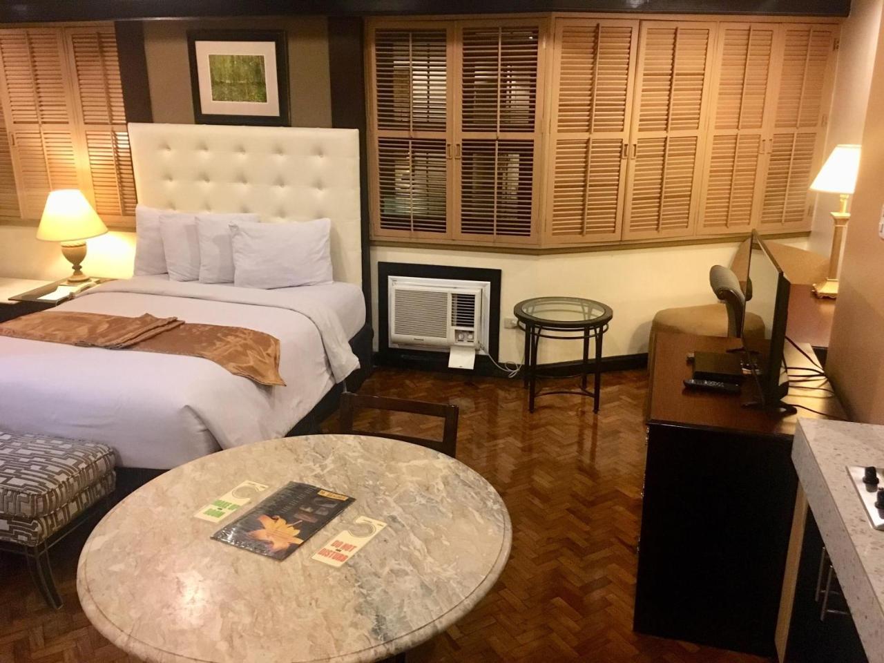 Lourdes Suites Makati City Exterior photo
