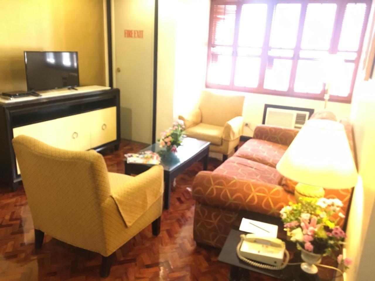 Lourdes Suites Makati City Exterior photo